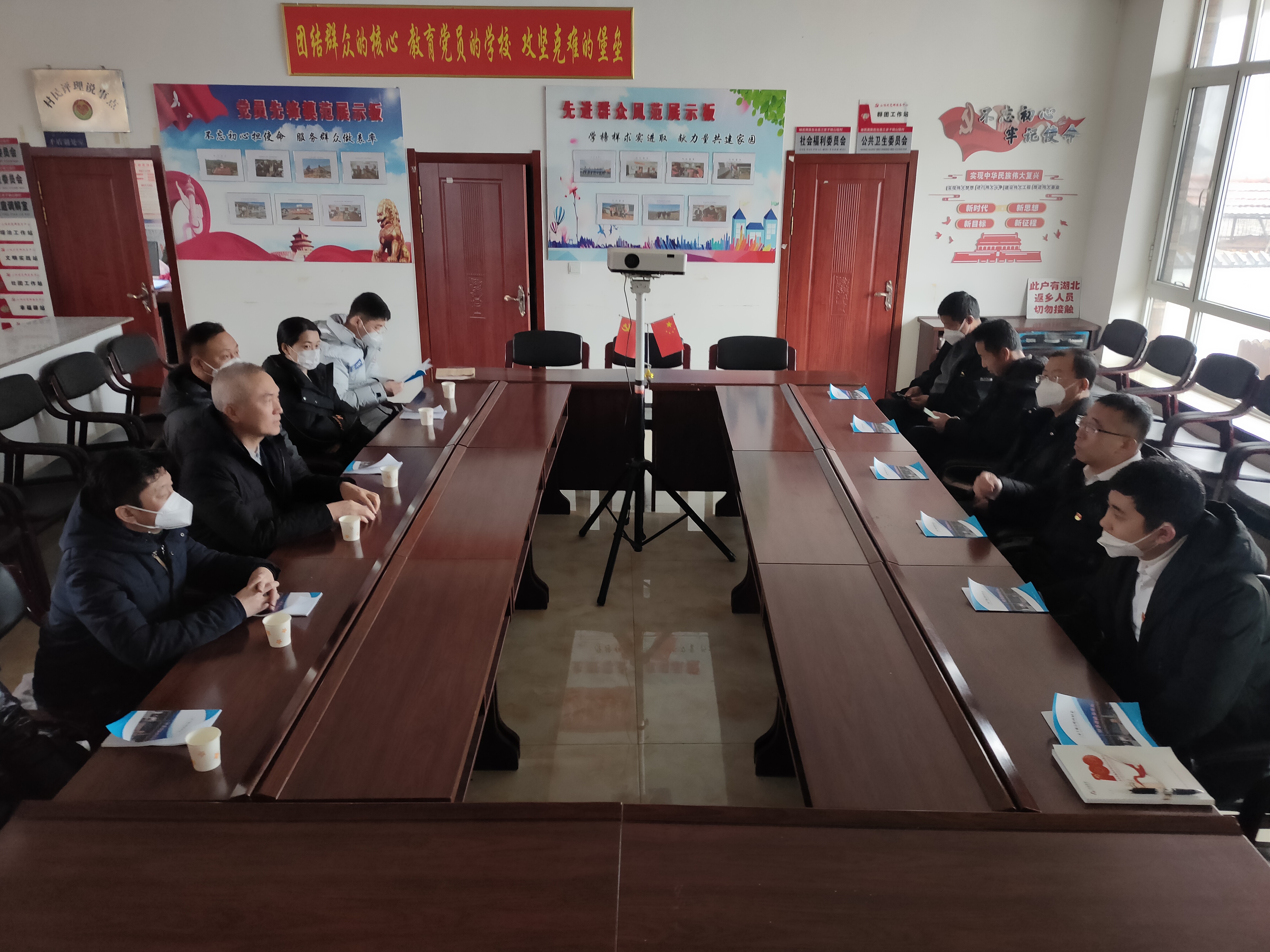 践行国企责任，迎新春送温暖——极速电竞比分网、温泉集团、公服集团前往驻村工作队 走访慰问